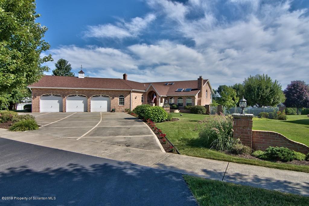 917 Appletree Road Moscow, PA 18444 - Photo 1 of 78 Gallery Image 1