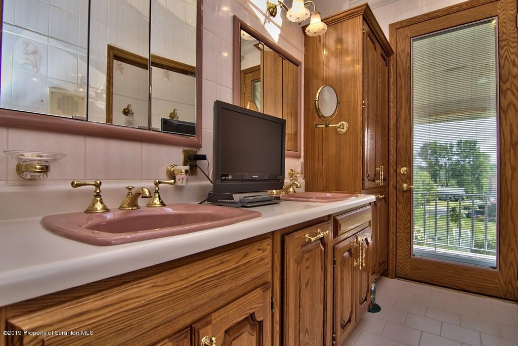 917 Appletree Road Moscow, PA 18444 - Photo 66 of 78 Gallery Image 66