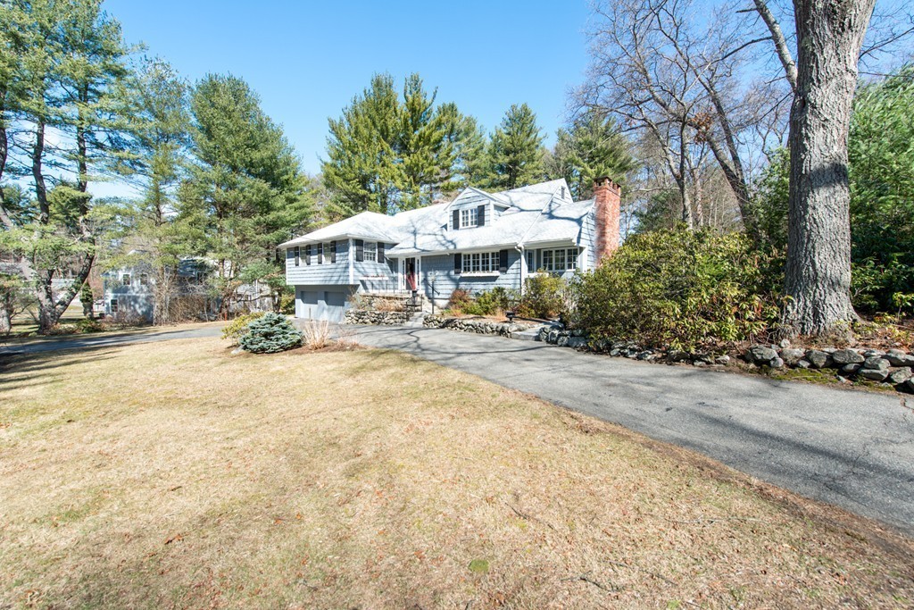 28 Bradyll Road Weston, MA 02493 - Photo 14 of 30 Gallery Image 14