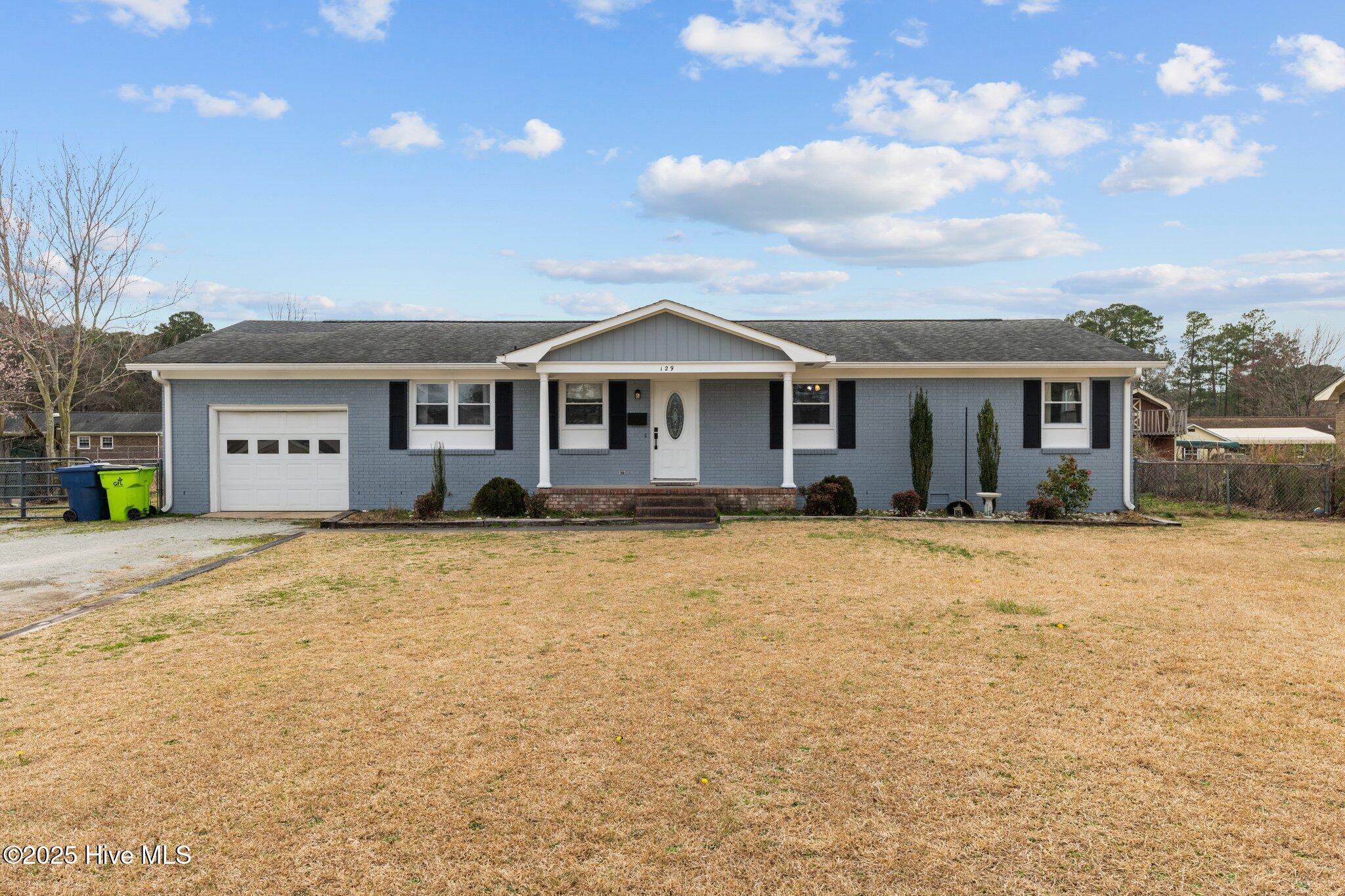 129 Craven Drive Havelock, NC 28532 - Photo 1 of 35 1-web-or-mls-DSC_0277