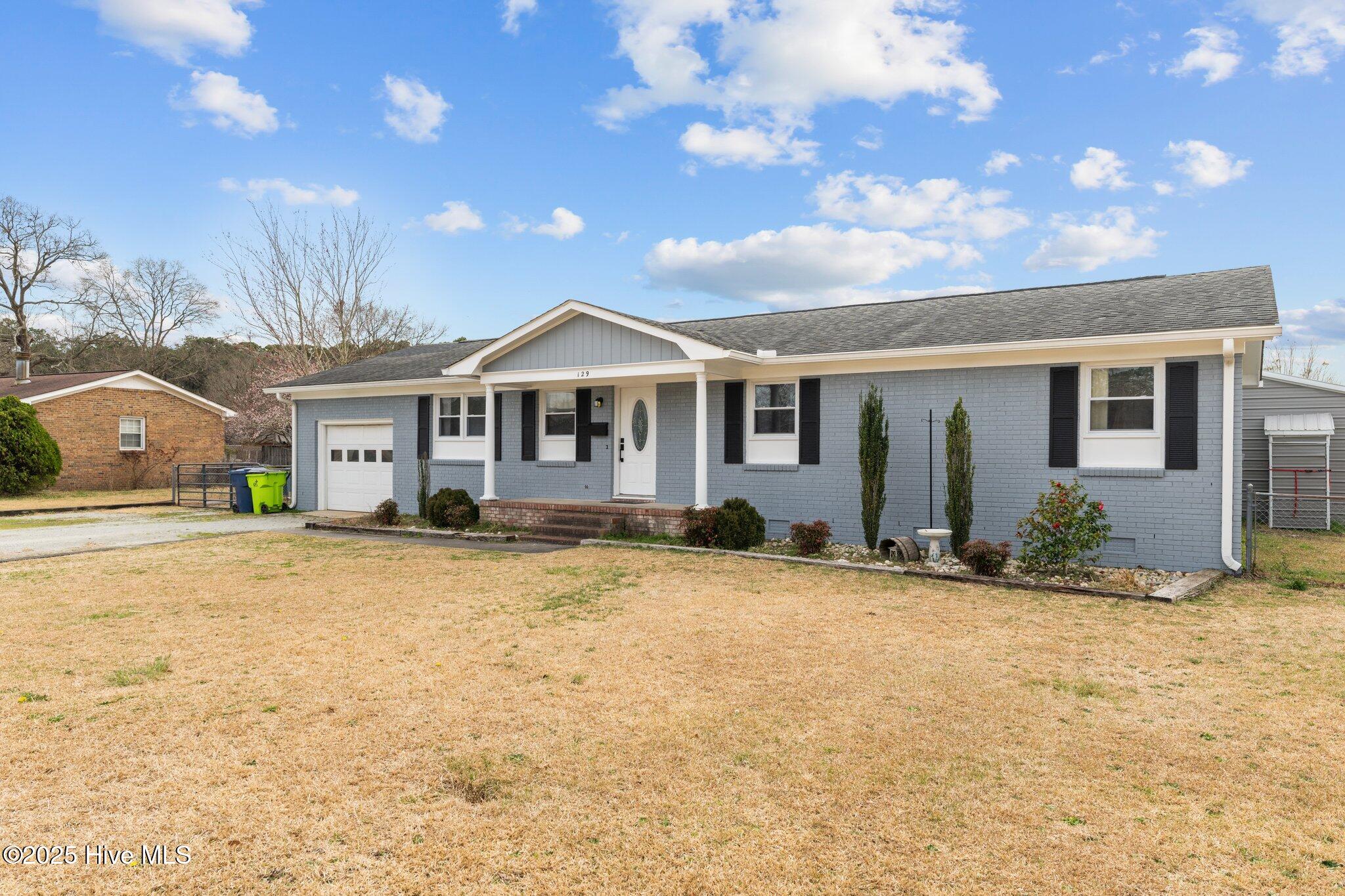 129 Craven Drive Havelock, NC 28532 - Photo 2 of 35 2-web-or-mls-DSC_0275