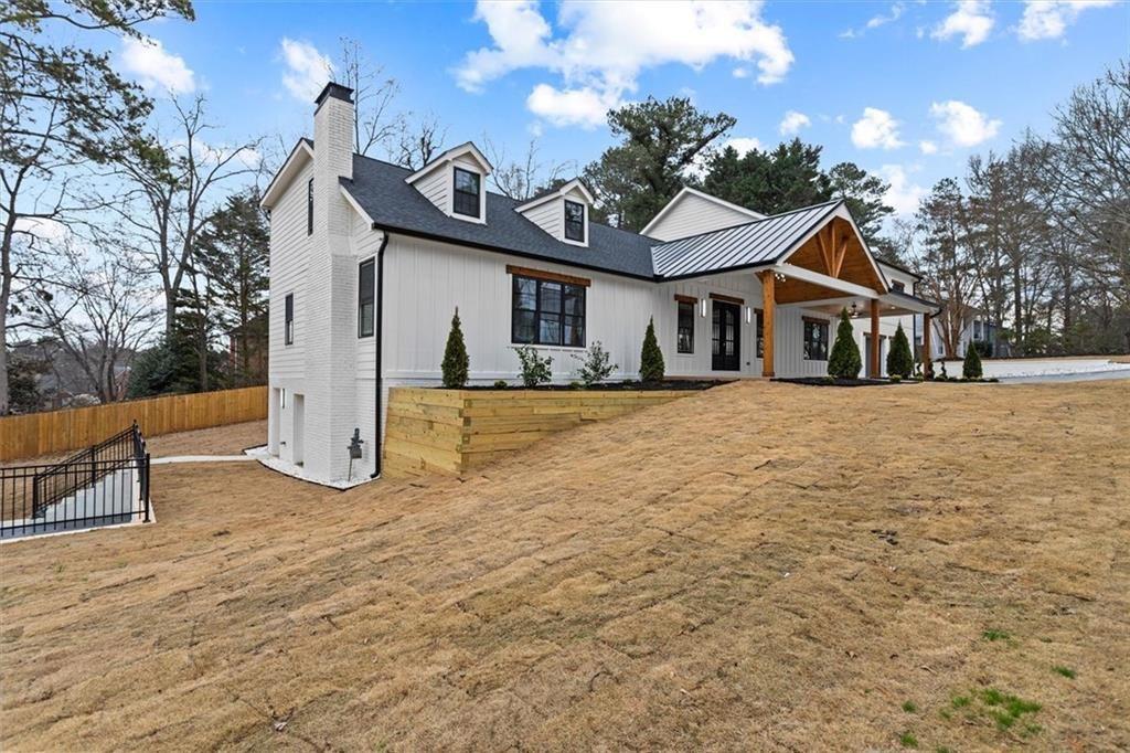 11505 Elkins Road Roswell, GA 30076 - Photo 3 of 102