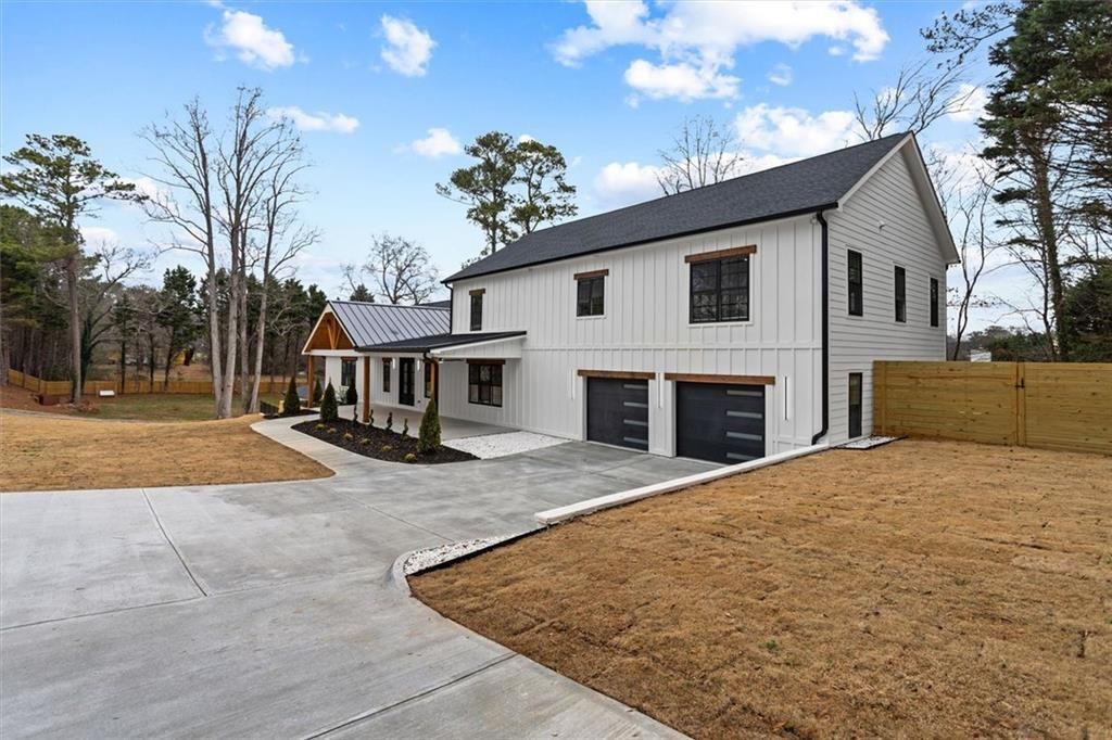 11505 Elkins Road Roswell, GA 30076 - Photo 4 of 102