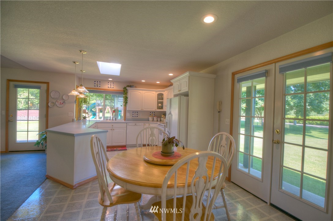 4207 Fir Tree Road Southeast Olympia, WA 98501 - Photo 5 of 25 Gallery Image 5