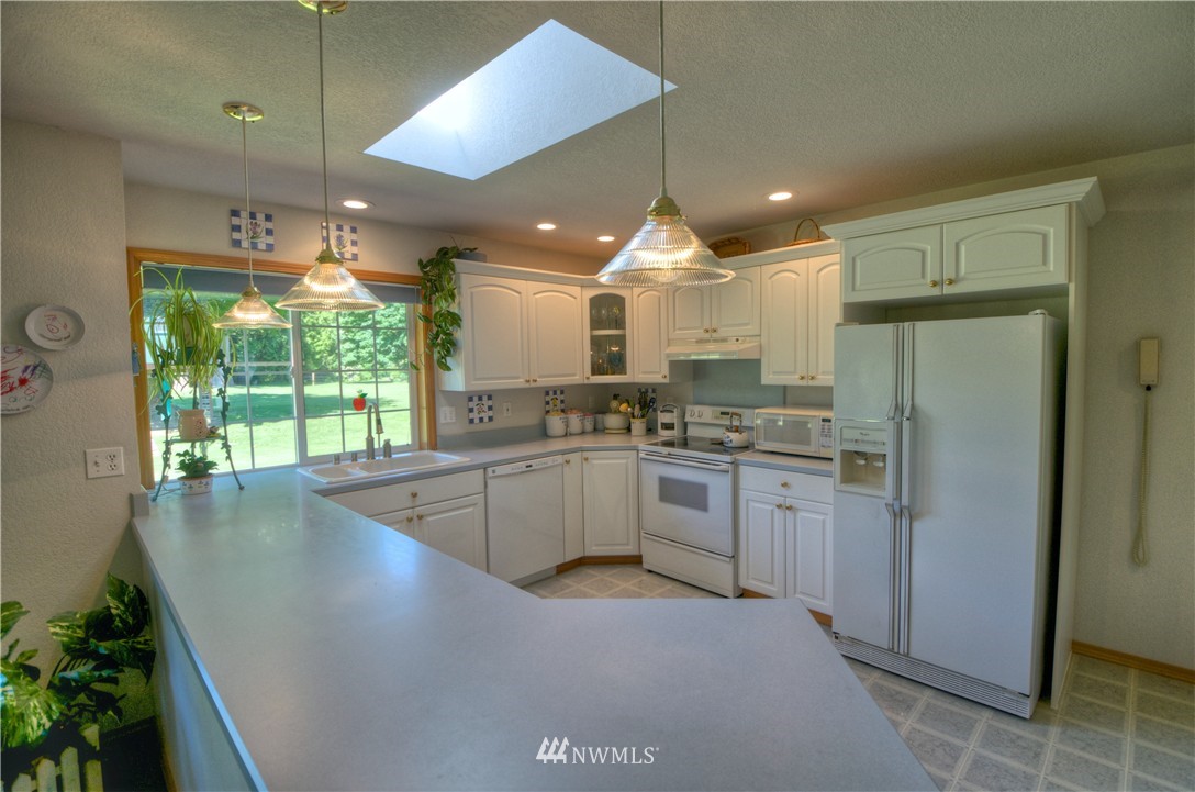 4207 Fir Tree Road Southeast Olympia, WA 98501 - Photo 6 of 25 Gallery Image 6