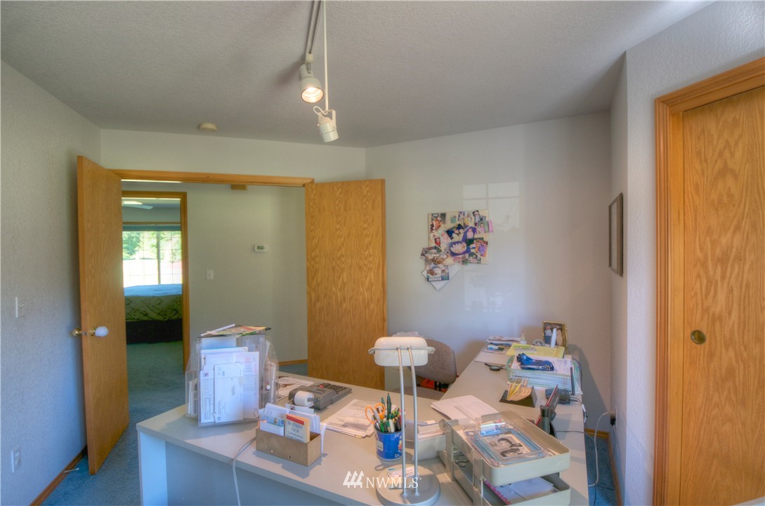 4207 Fir Tree Road Southeast Olympia, WA 98501 - Photo 9 of 25 Gallery Image 9