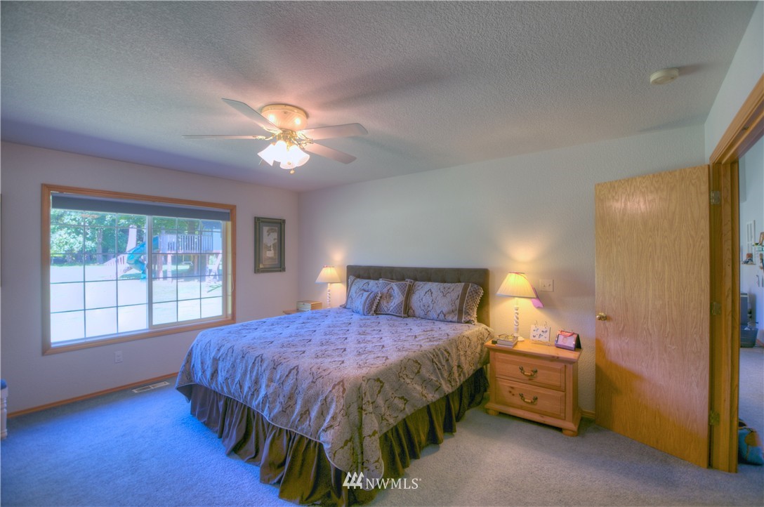 4207 Fir Tree Road Southeast Olympia, WA 98501 - Photo 10 of 25 Gallery Image 10