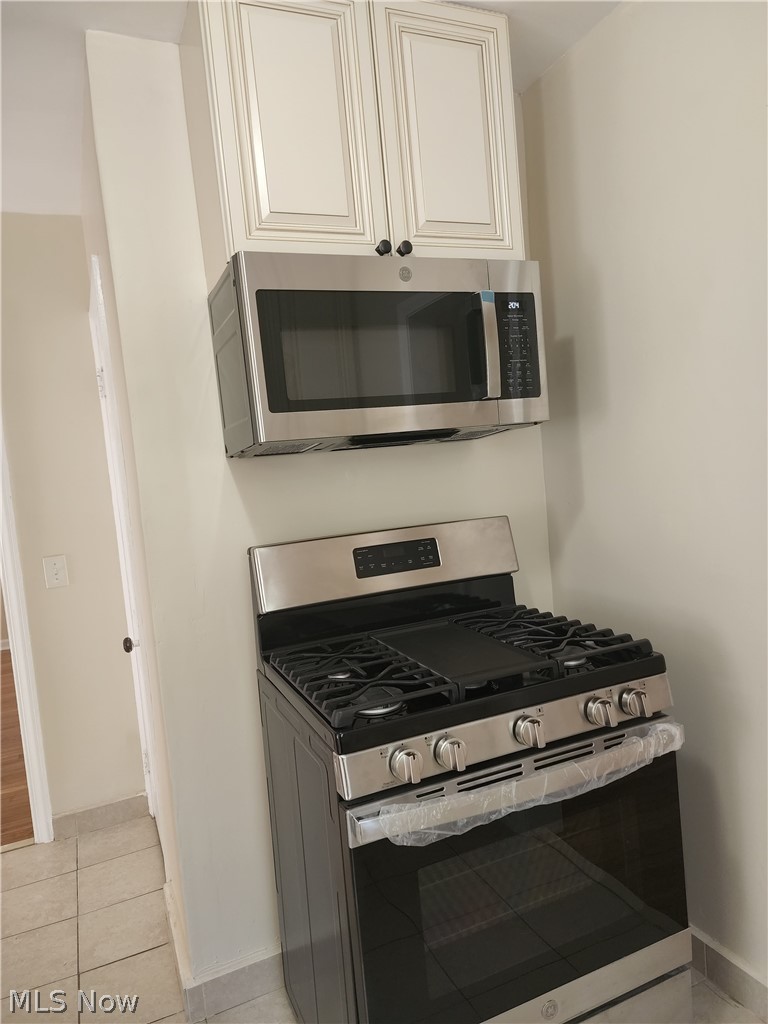 1771 Cumberland Road Cleveland, OH 44118 - Photo 8 of 34 Gallery Image 8