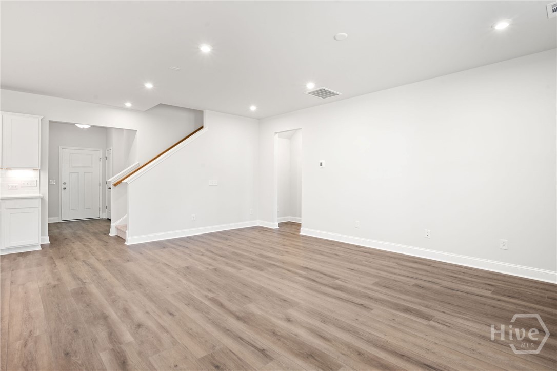 387 MONTEREY Loop Richmond Hill, GA 31324 - Photo 16 of 49