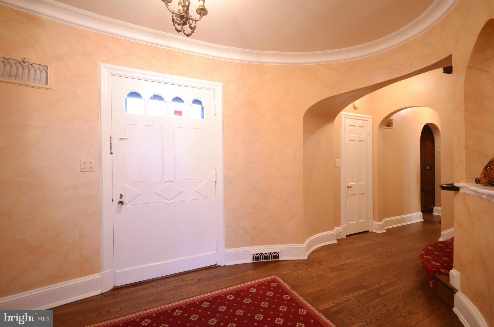 3505 Southvale Road Baltimore, MD 21208 - Photo 3 of 30 Foyer