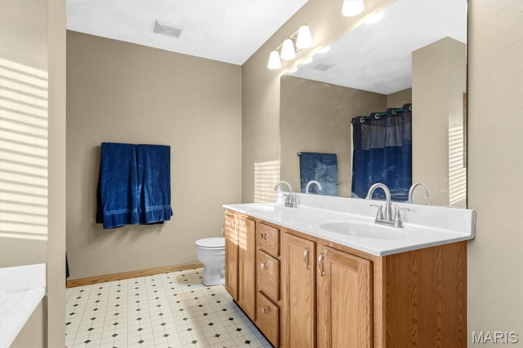 3241 Millbrook Drive Belleville, IL 62221 - Photo 20 of 36