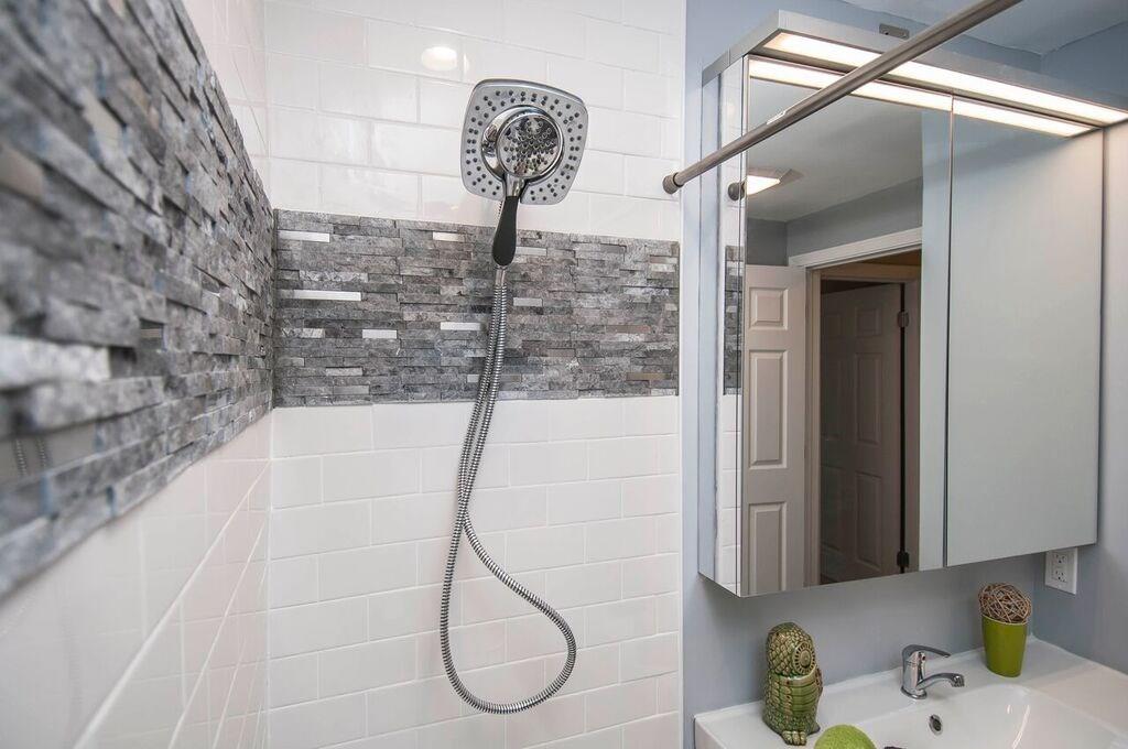 1327 Freeport Road Pittsburgh, PA 15238 - Photo 18 of 25 Gallery Image 18