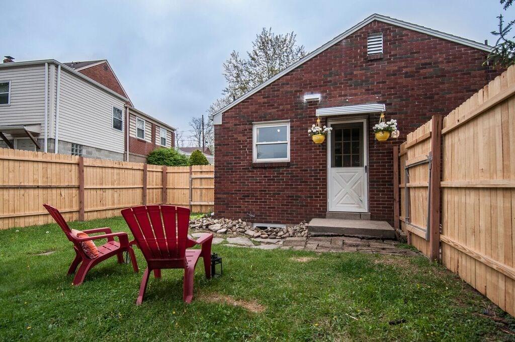 1327 Freeport Road Pittsburgh, PA 15238 - Photo 24 of 25 Plenty of room to relax or play in this private yard!
