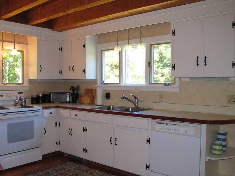 3005 Bristol Road Bristol, ME 04554 - Photo 11 of 31 Kitchen.