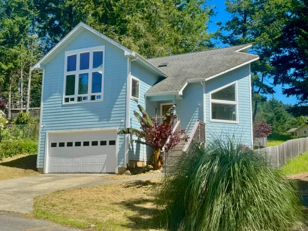 $379,000 | 77 Hickory Road, Shelter Cove, CA 95589