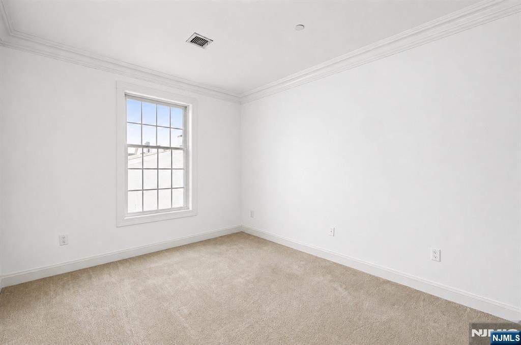 180 Edgewater Road Cliffside Park, NJ 07010 - Photo 9 of 17
