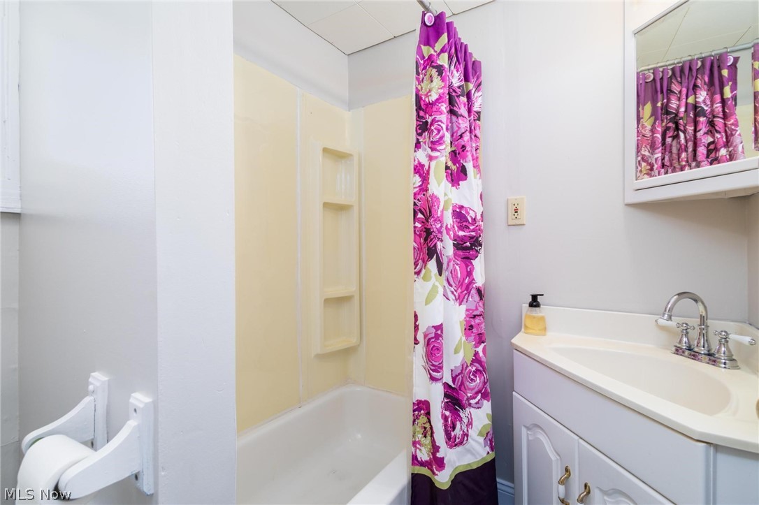 165 9th Street Wellsburg, WV 26070 - Photo 28 of 37 Full bath featuring vanity and shower / bath combo