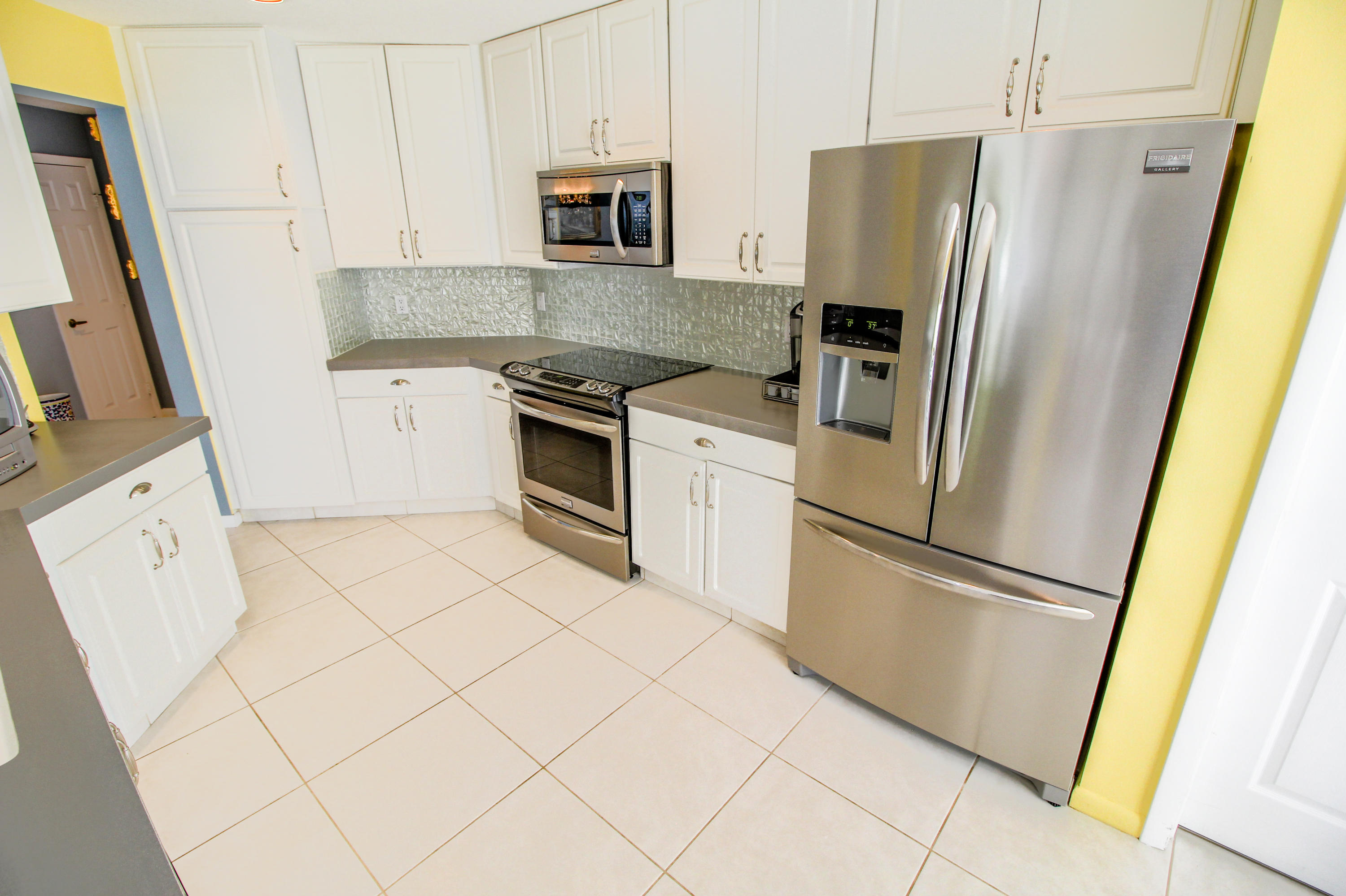 6482 Brava Way Boca Raton, FL 33433 - Photo 4 of 27 KITCHEN