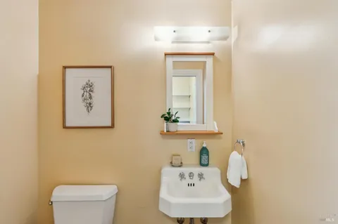 $1,475,000 | 5855 Bodega Avenue, Petaluma, CA 94952