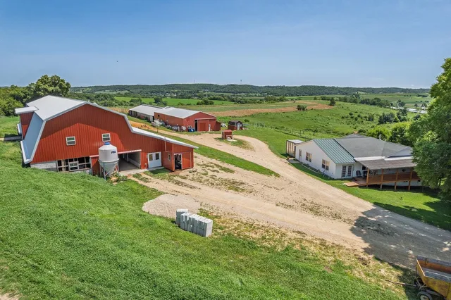 $694,500 | 11523 Klang Drive, Cazenovia, WI 53924