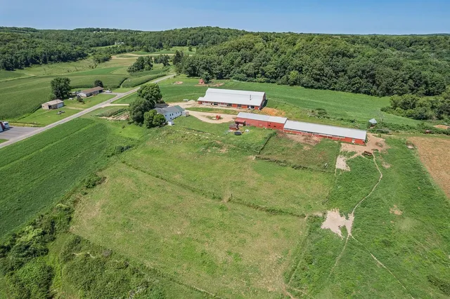 $694,500 | 11523 Klang Drive, Cazenovia, WI 53924