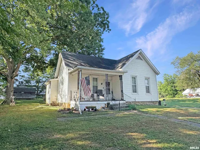 $64,000 | 340 West 2nd Street, Versailles, IL 62378
