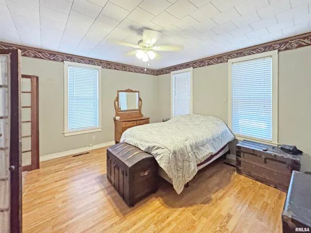 $64,000 | 340 West 2nd Street, Versailles, IL 62378