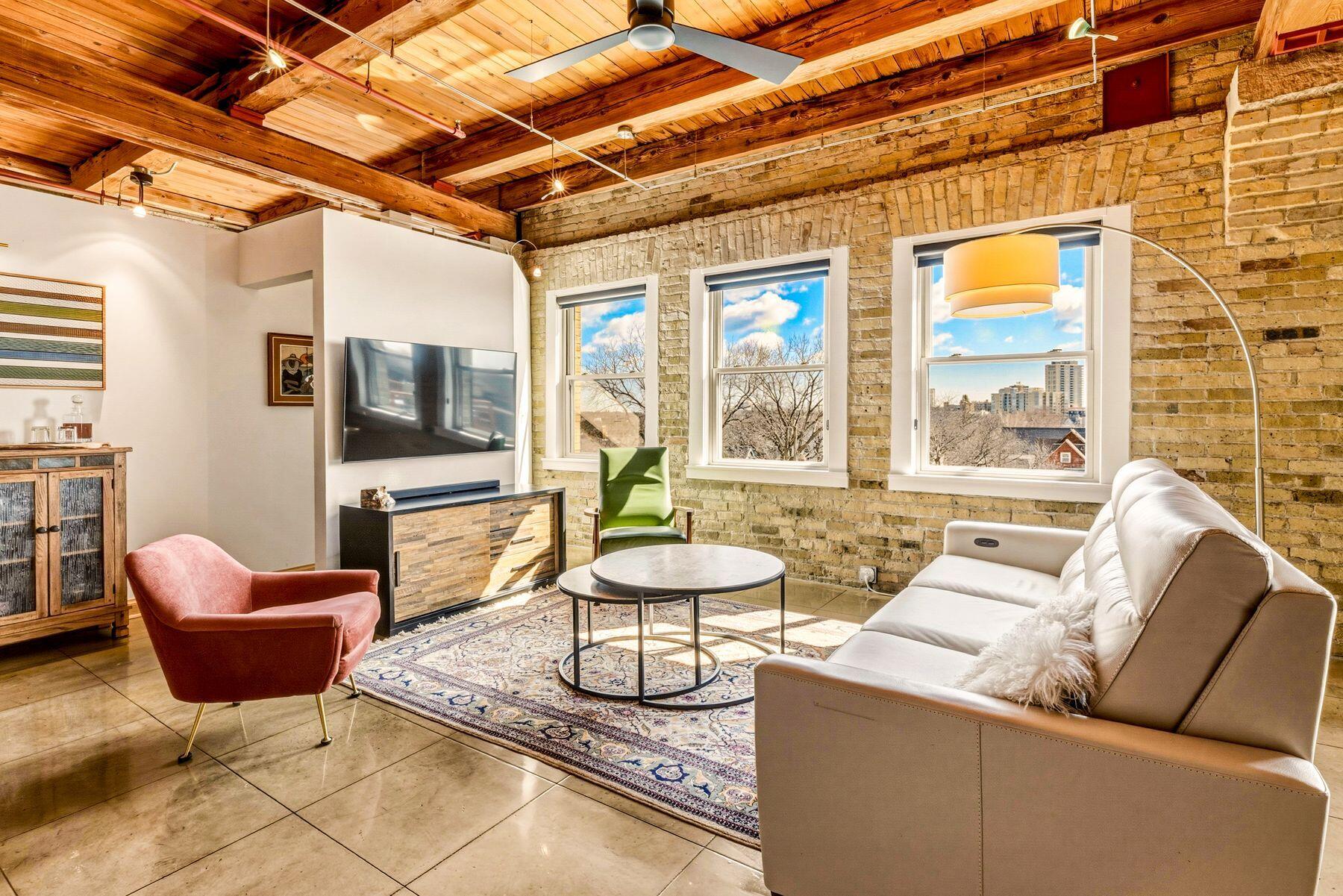 904 E Pearson Street #501