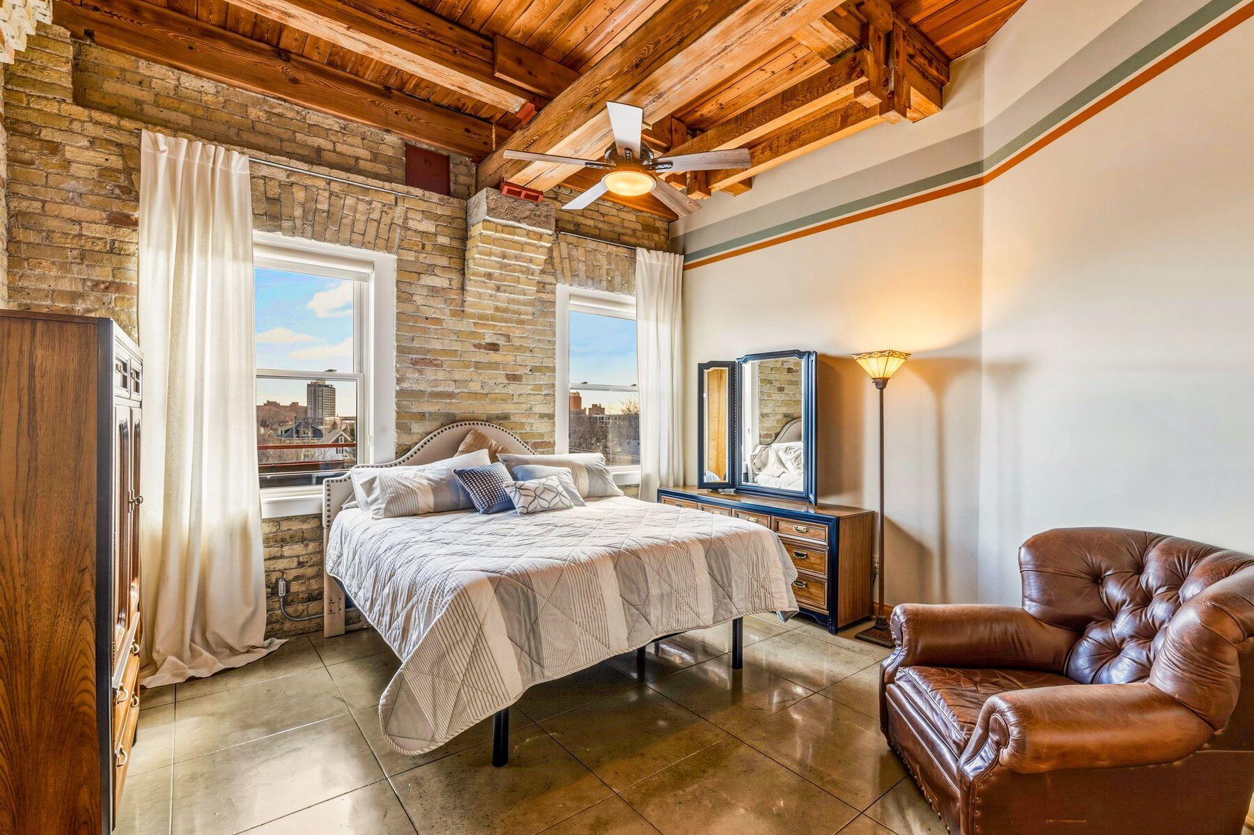 904 East Pearson Street, Unit 501 Milwaukee, WI 53202 - Photo 12 of 31 Primary Bedroom