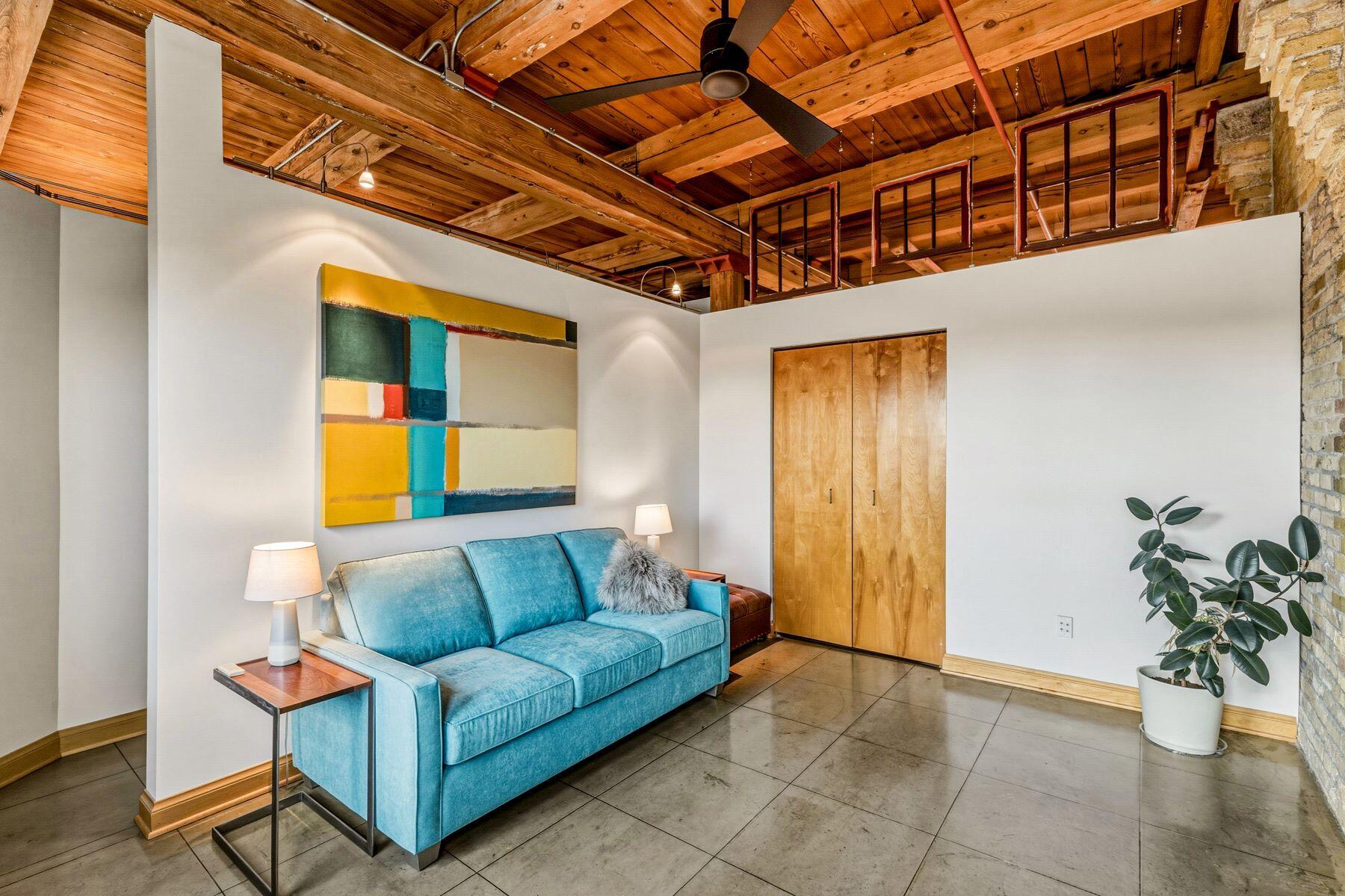 904 East Pearson Street, Unit 501 Milwaukee, WI 53202 - Photo 16 of 31 Second Bedroom