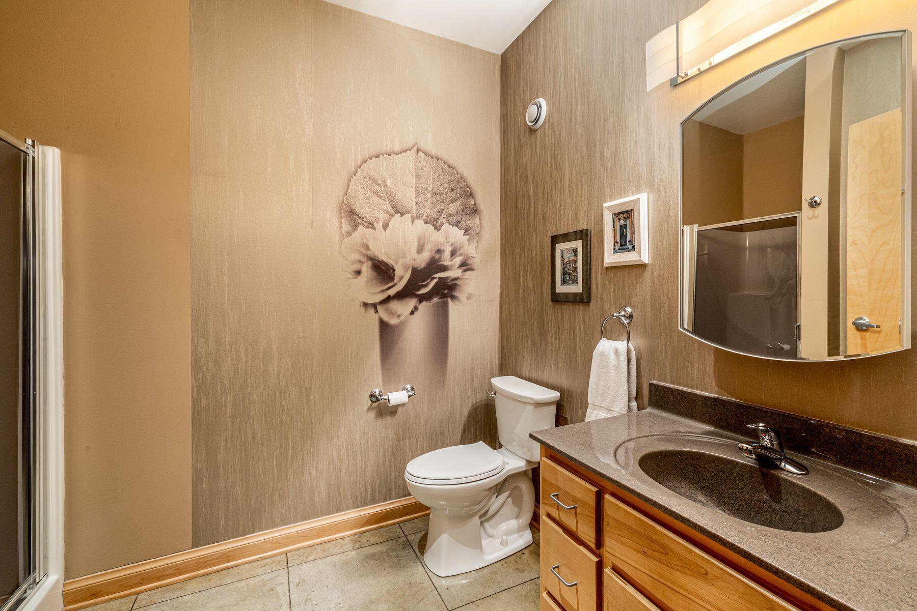 904 East Pearson Street, Unit 501 Milwaukee, WI 53202 - Photo 17 of 31 Second Full Bath