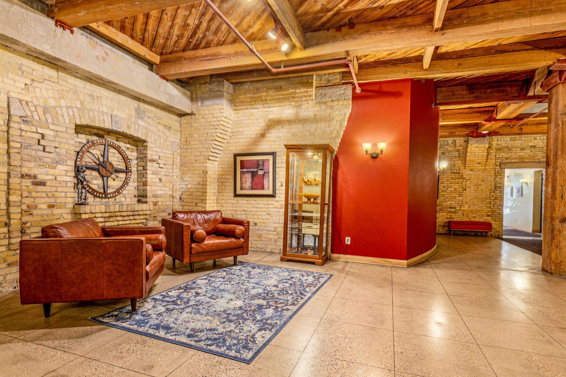 904 East Pearson Street, Unit 501 Milwaukee, WI 53202 - Photo 25 of 31 Lobby