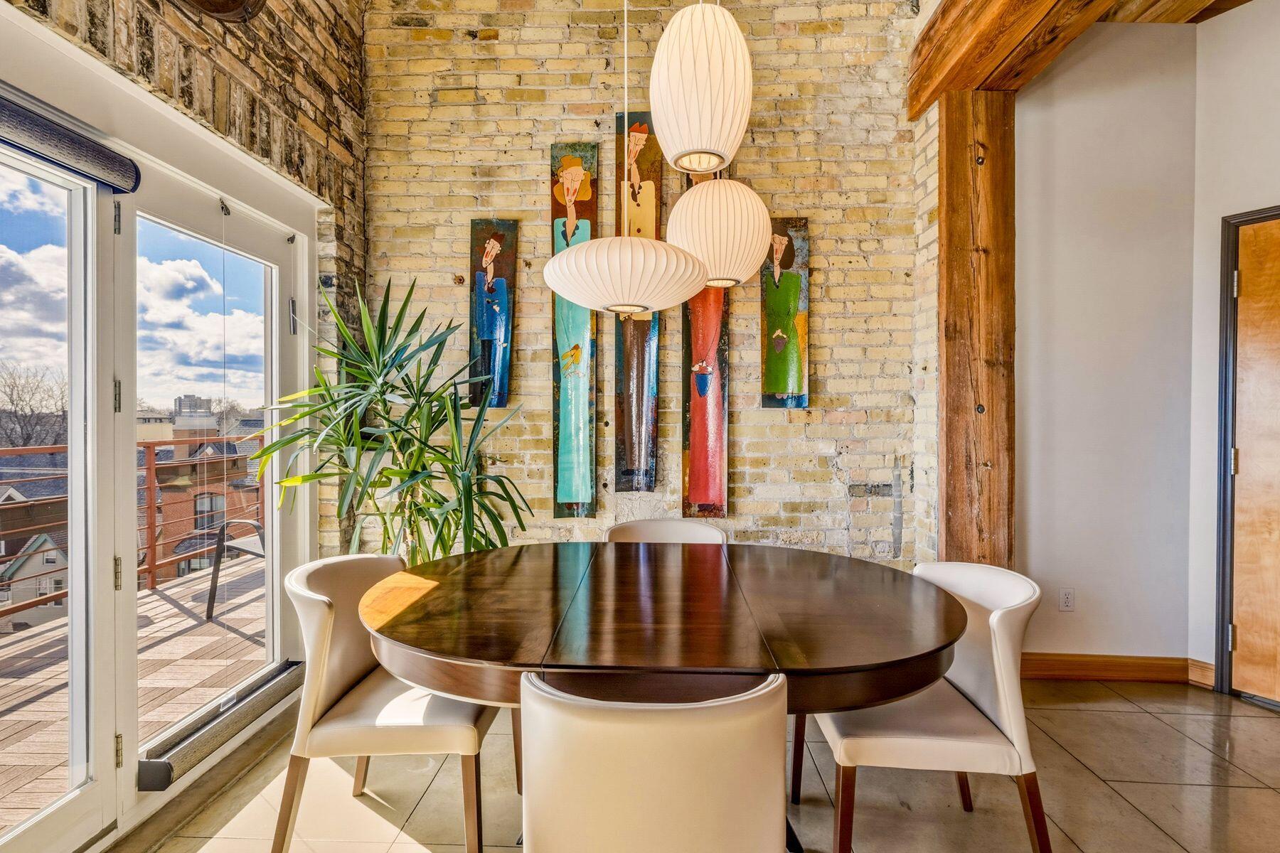 904 East Pearson Street, Unit 501 Milwaukee, WI 53202 - Photo 10 of 31 Dining Area