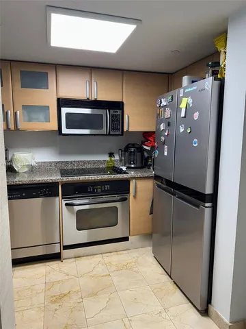$2,850 | 2101 Brickell Avenue, Unit 308, Miami, FL 33129