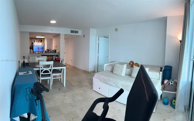 $2,850 | 2101 Brickell Avenue, Unit 308, Miami, FL 33129