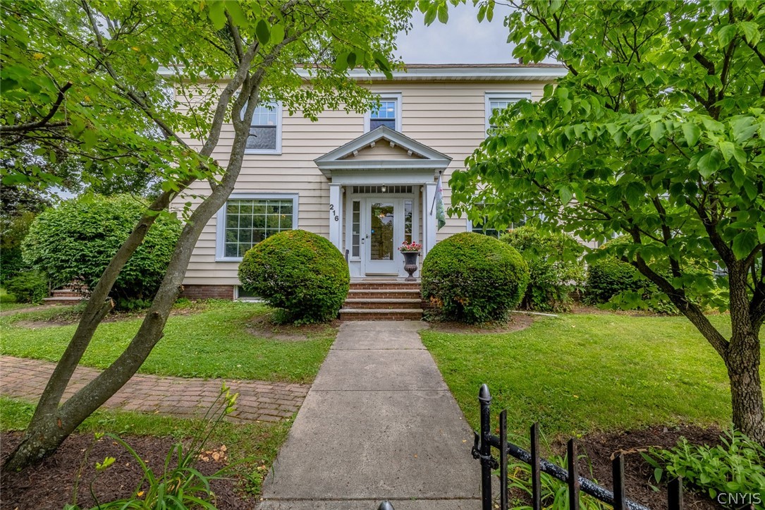 216 Hampton Road Syracuse, NY 13203 - Photo 1 of 40