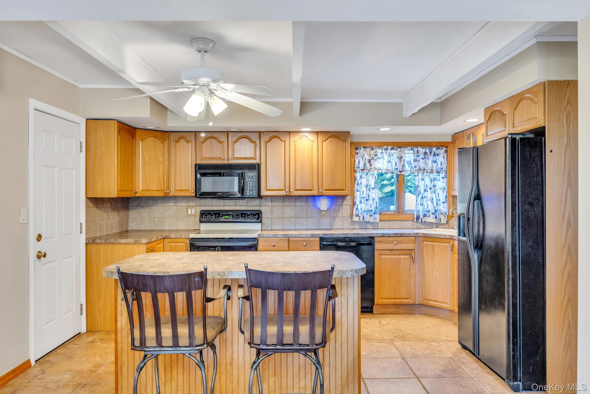 358 Holbrook Road Ronkonkoma, NY 11779 - Photo 15 of 42