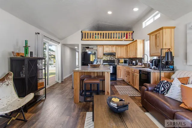 $650,000 | 107-109 Willow Street, Mackay, ID 83251