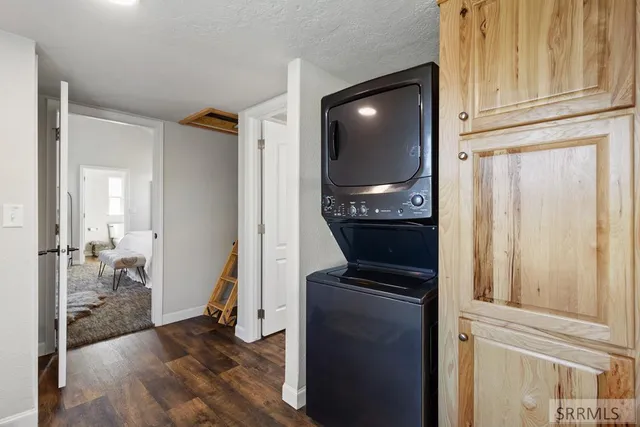 $650,000 | 107-109 Willow Street, Mackay, ID 83251