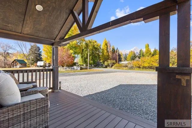 $650,000 | 107-109 Willow Street, Mackay, ID 83251