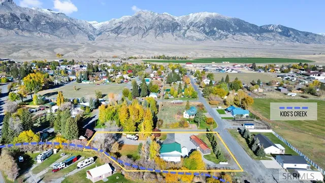 $650,000 | 107-109 Willow Street, Mackay, ID 83251