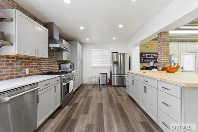 $650,000 | 107-109 Willow Street, Mackay, ID 83251