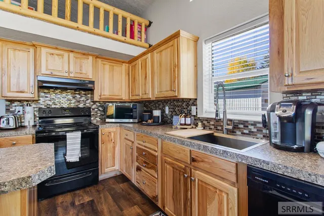 $650,000 | 107-109 Willow Street, Mackay, ID 83251