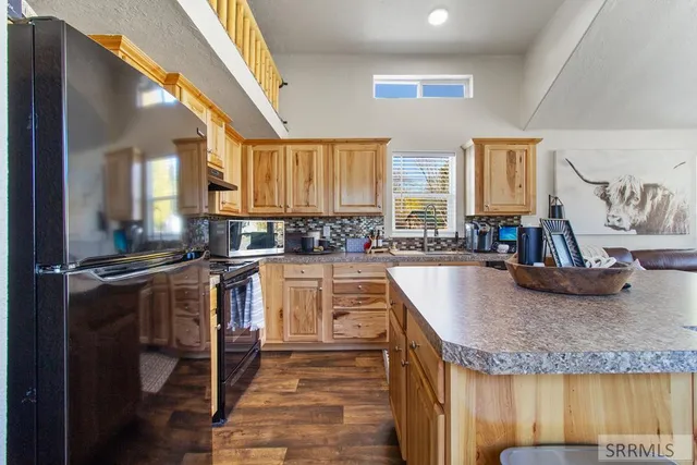 $650,000 | 107-109 Willow Street, Mackay, ID 83251