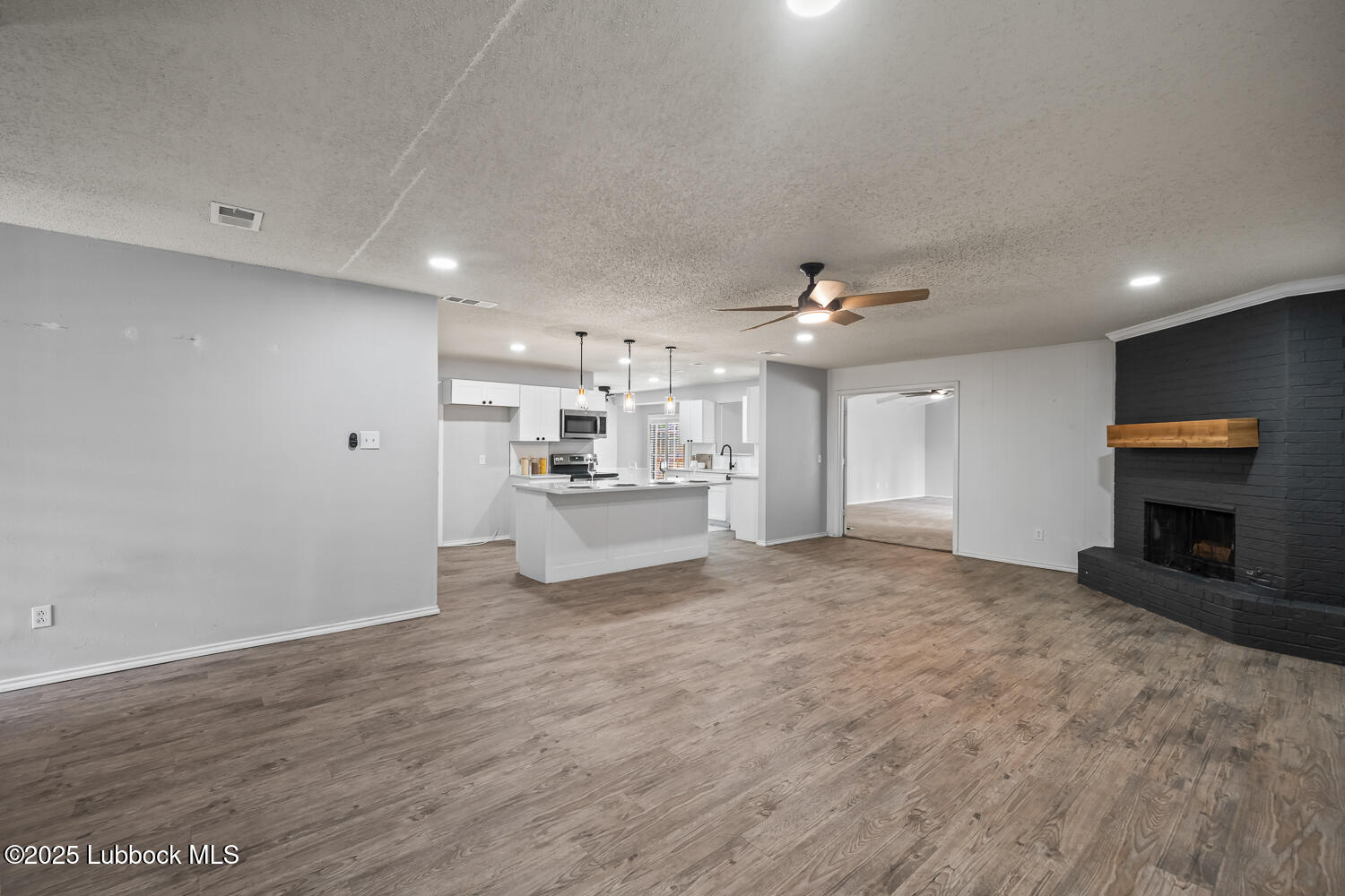 2818 67th Street Lubbock, TX 79413 - Photo 5 of 40 2818 67th St Reshoot-30