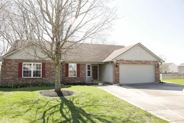 $324,900 | 12 Longview Bend, Brownsburg, IN 46112