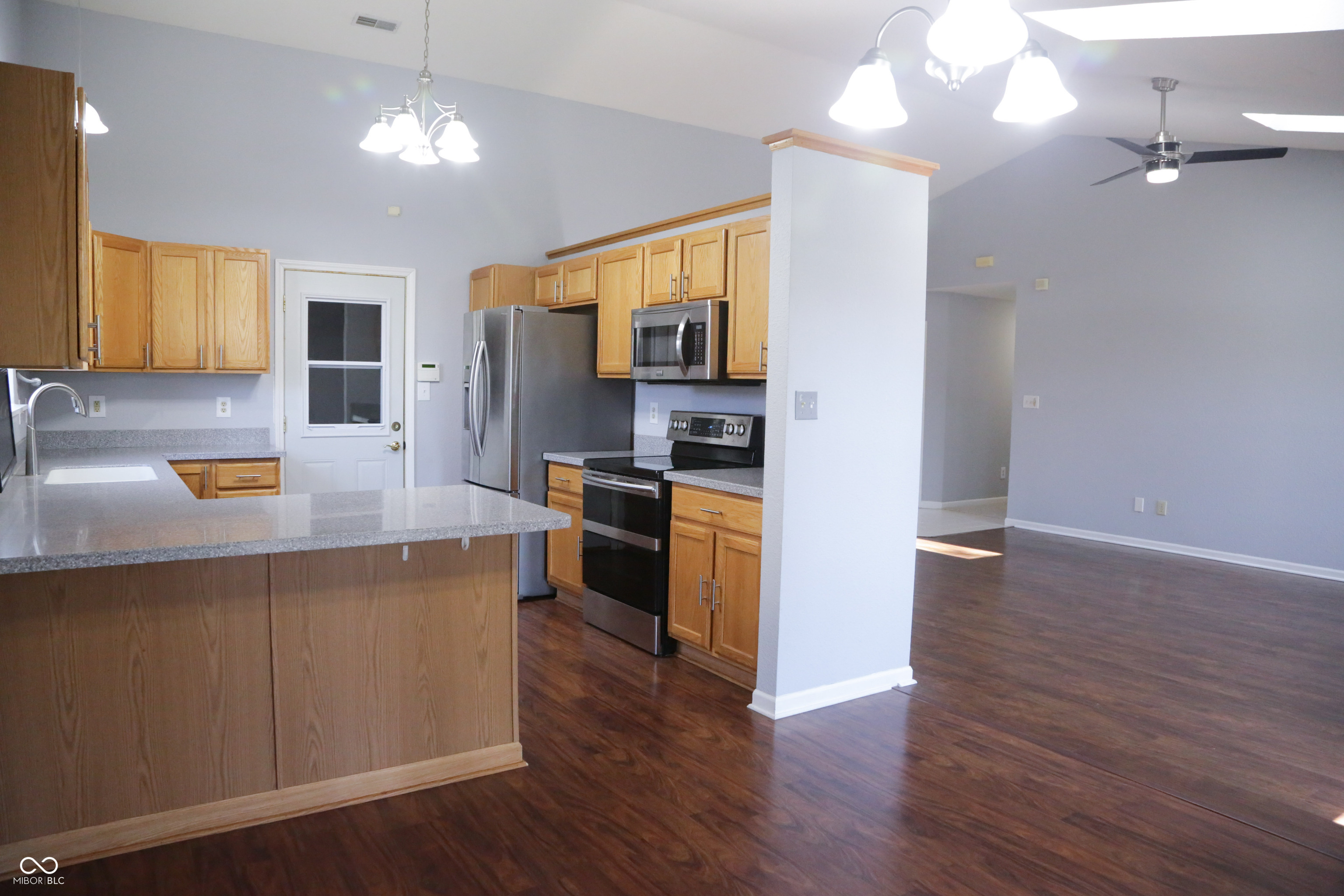 12 Longview Bend Brownsburg, IN 46112 - Photo 4 of 15