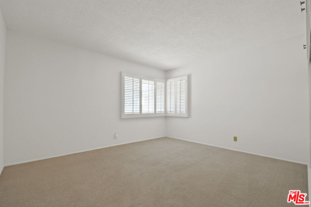 1405 Riviera Drive Pasadena, CA 91107 - Photo 13 of 21