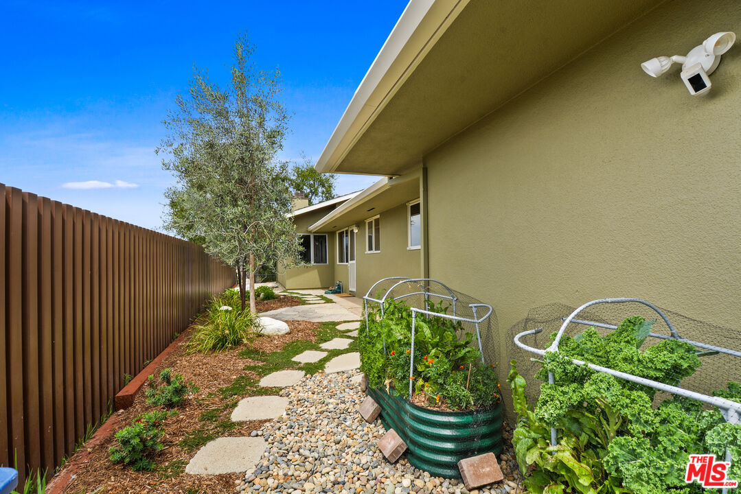 1405 Riviera Drive Pasadena, CA 91107 - Photo 21 of 21