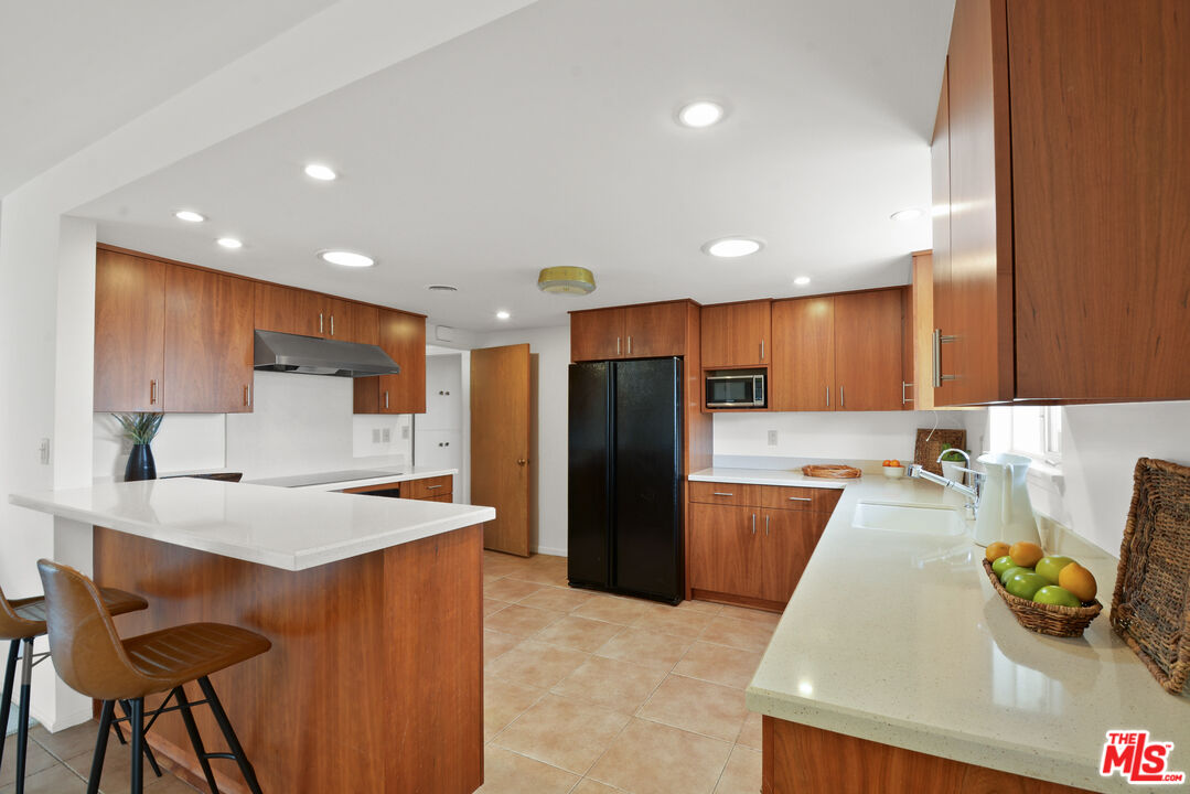 1405 Riviera Drive Pasadena, CA 91107 - Photo 7 of 21